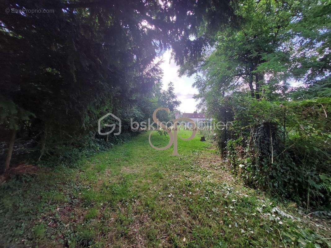 Grange, dépendances à fort potentiel, proche axes A6/A5 environ150 m² et jardin de loisirs - photo 17