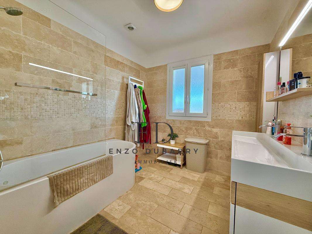 Maison à BASSUSSARRY