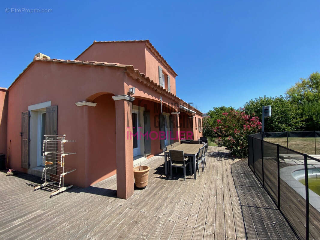 Maison 114 m² à L'isle-Sur-La-Sorgue  - photo 8