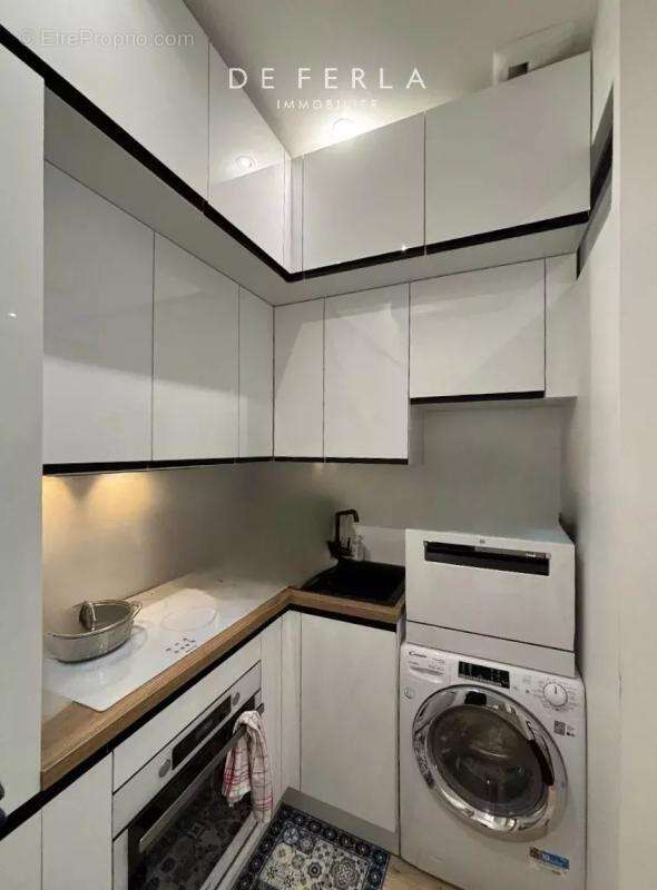 Appartement à PARIS-8E