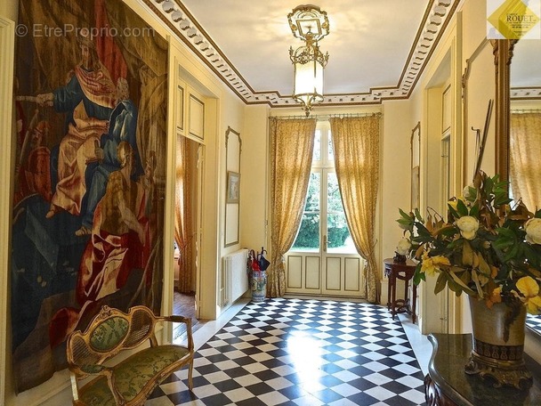 Maison à TOURNON-SAINT-PIERRE