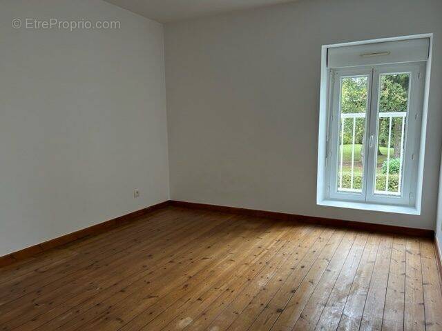 Appartement à LA POUEZE