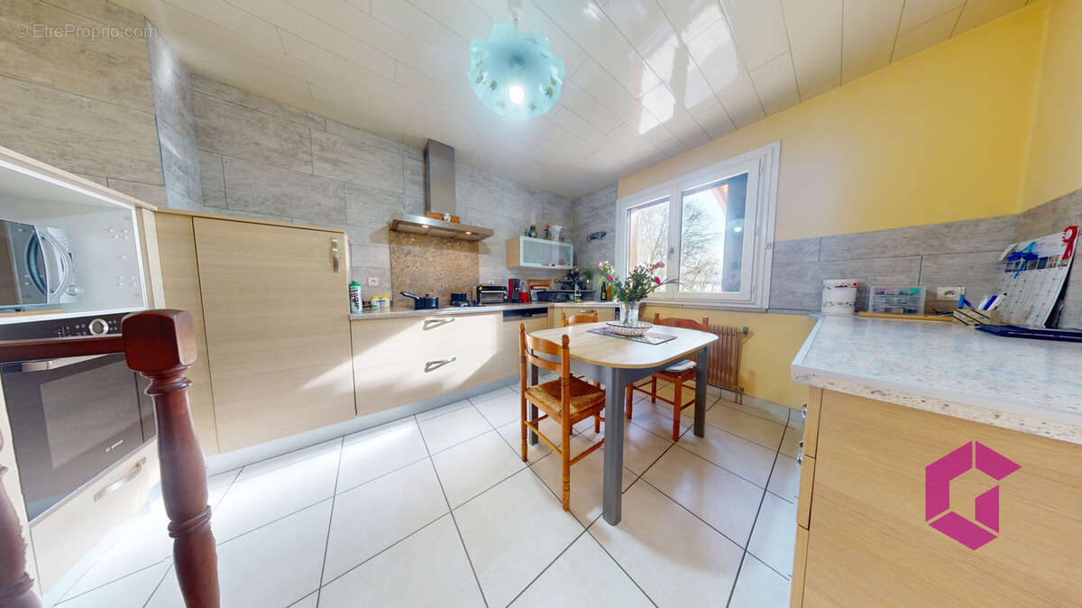 Aulhat flat maison 150m2 hab. sur terrain de 2100m2 et 2 garages - photo 5