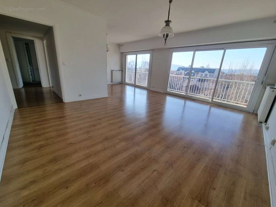 Appartement à CROISSY-SUR-SEINE