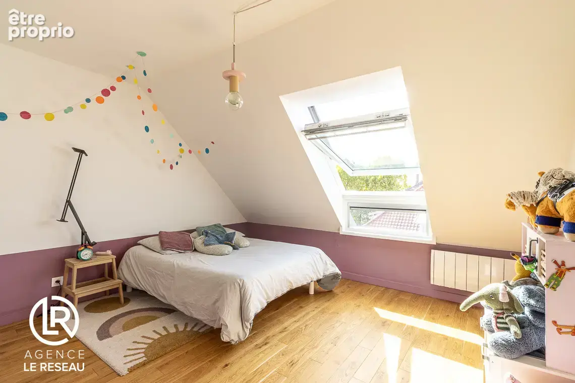 Appartement familial 106m2,  dernier étage, 3 chambres, Vieux Puteaux - photo 7