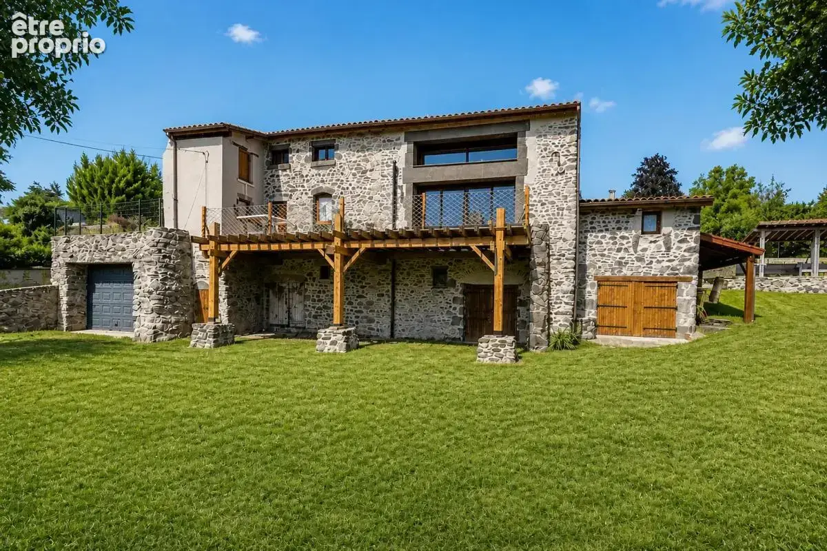 Maison de caractère entièrement rénovée – 173 m² – Terrain de 1 100 m² – Romagnat - photo 13