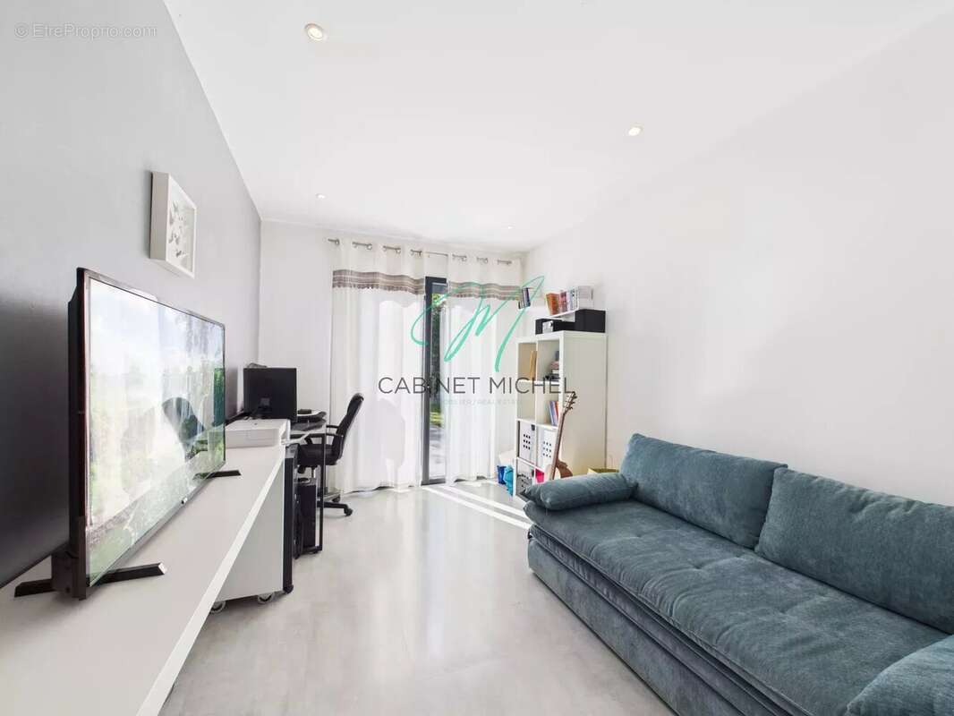 Maison à ROQUEFORT-LES-PINS