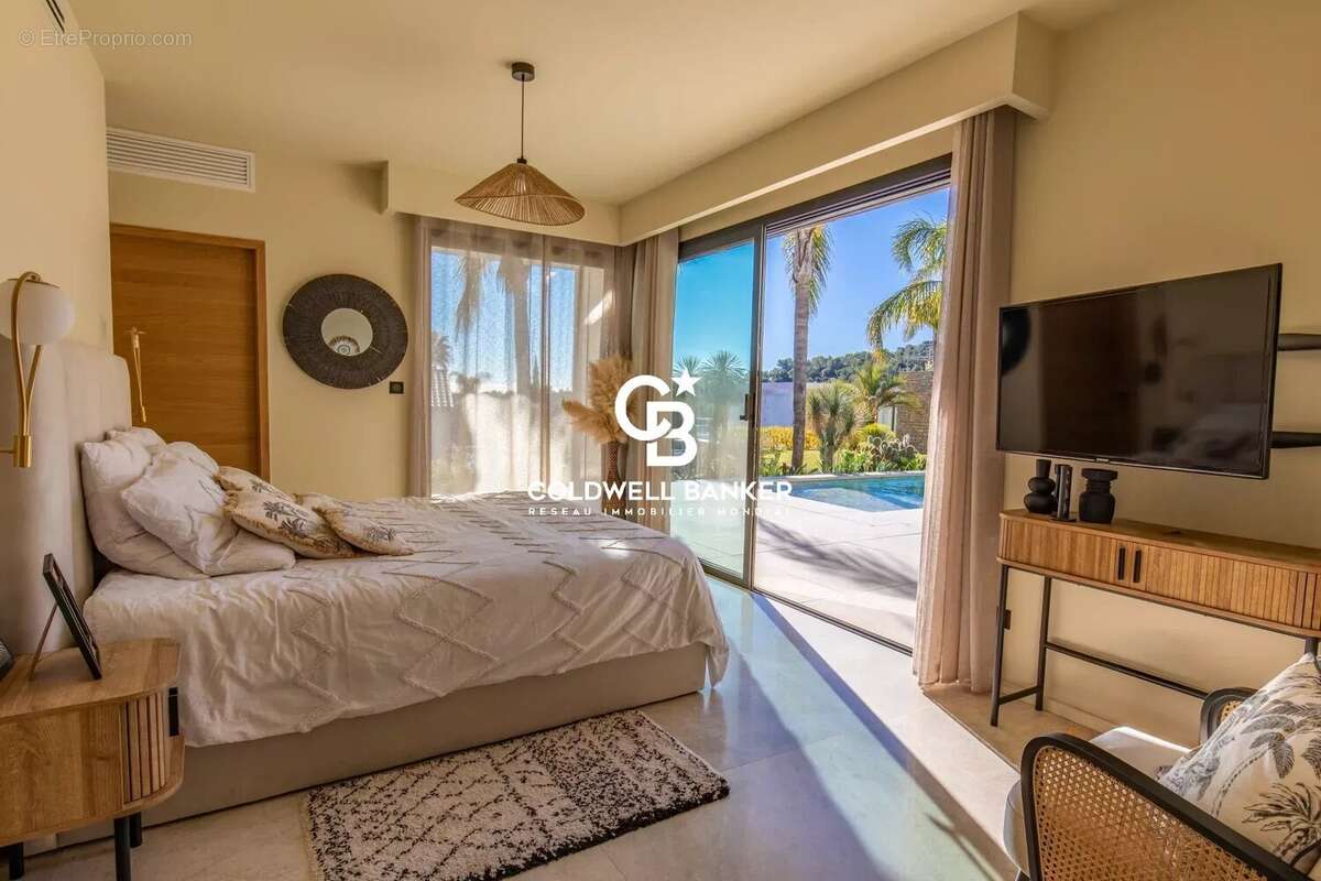 Maison à CARQUEIRANNE