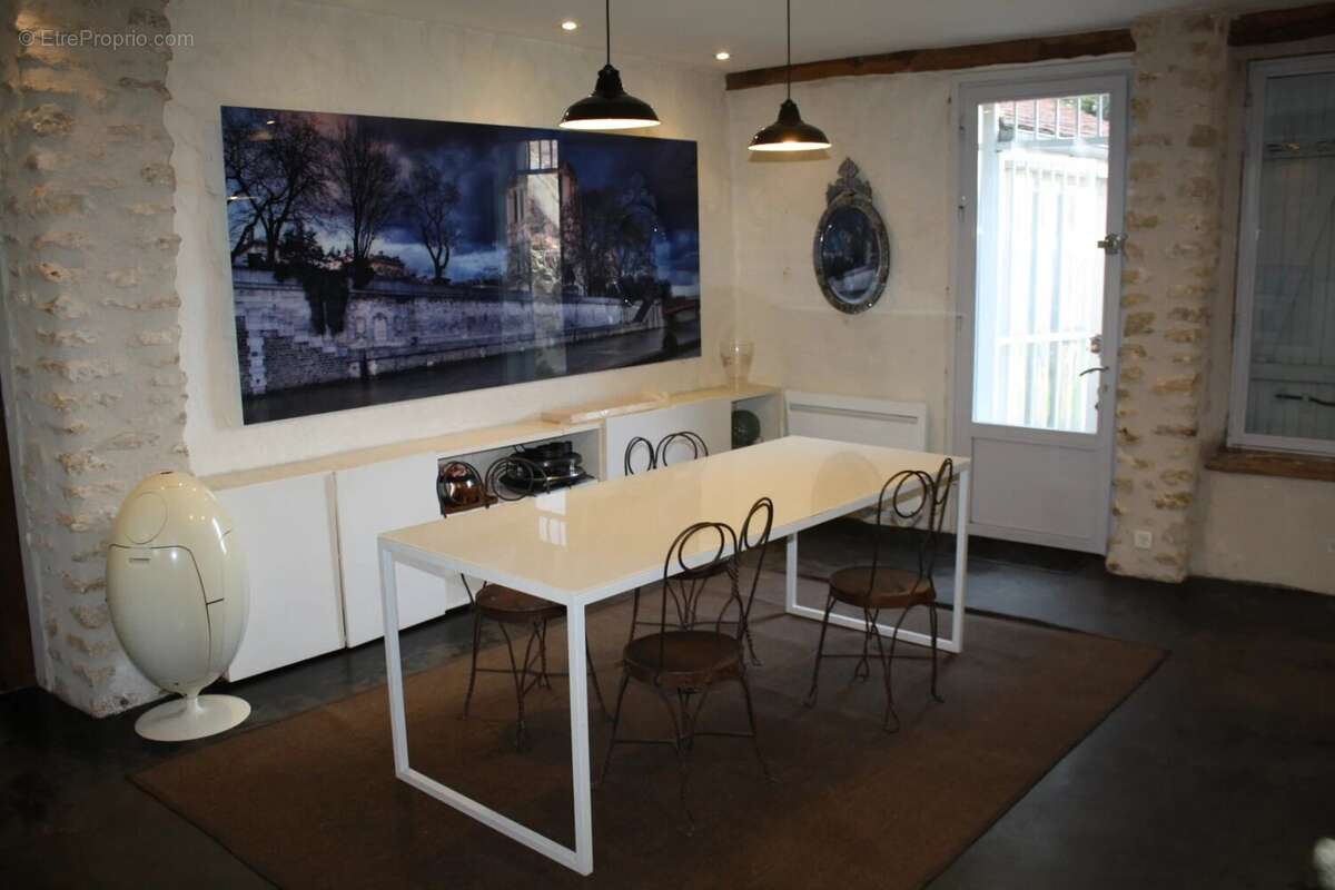 Maison à JOUY-LE-CHATEL