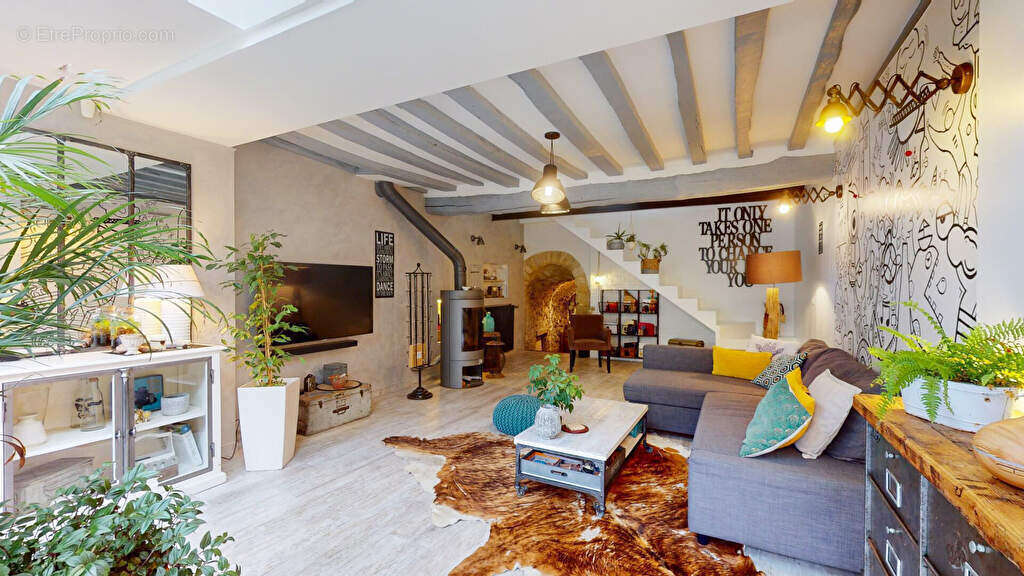 Maison à MEZY-SUR-SEINE