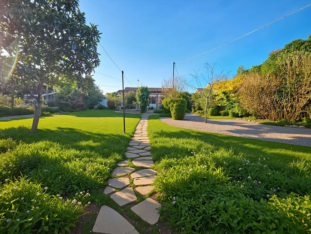 Maison à VILLENAVE-D'ORNON