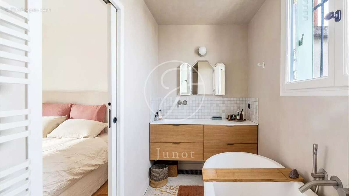 Appartement à PARIS-18E