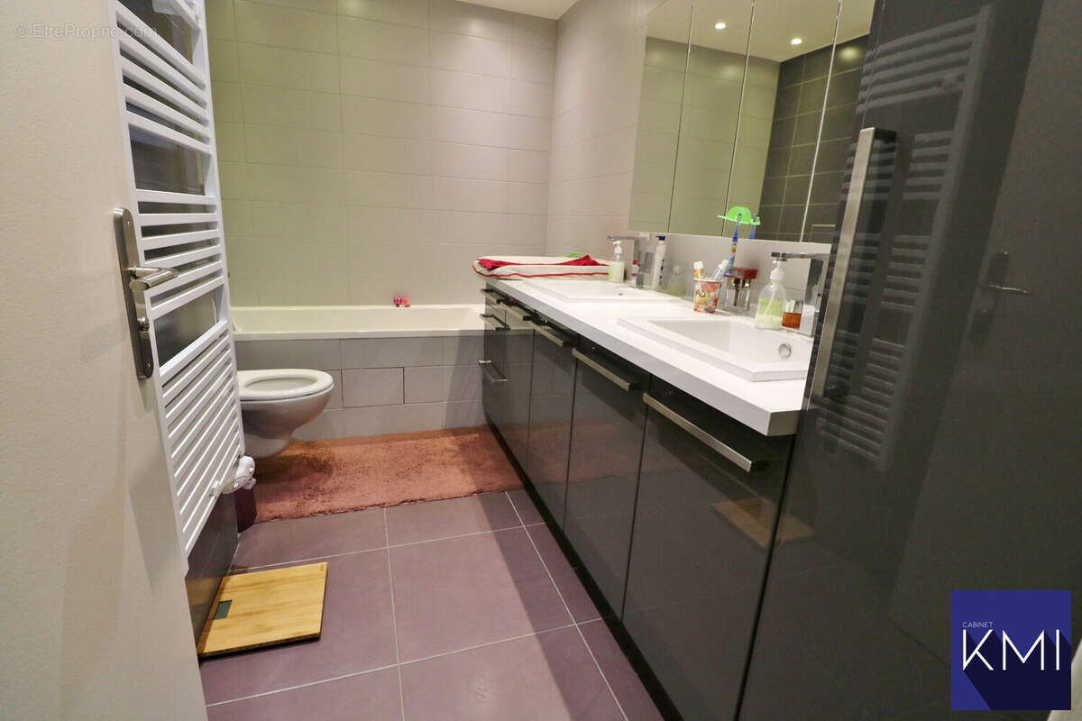 Appartement à PARIS-12E