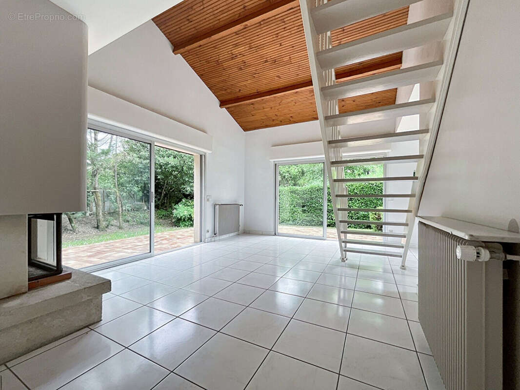 A VENDRE Maison individuelle - Centre-ville de Gradignan - photo 4