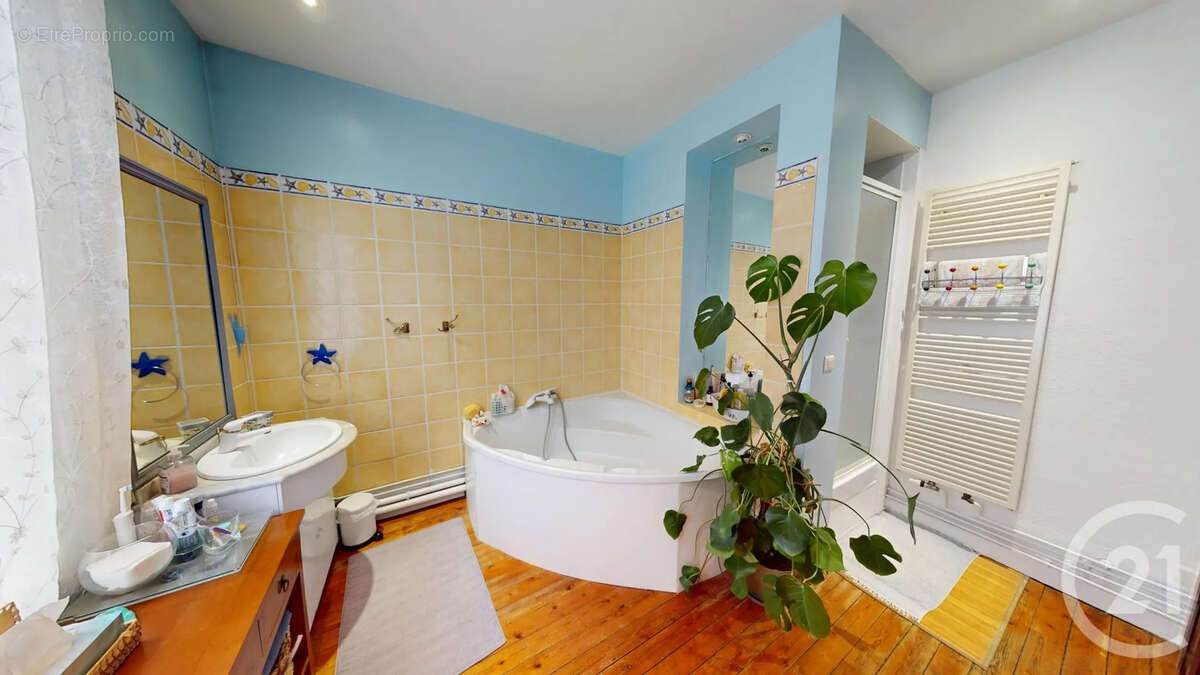 Maison à SAINT-QUENTIN