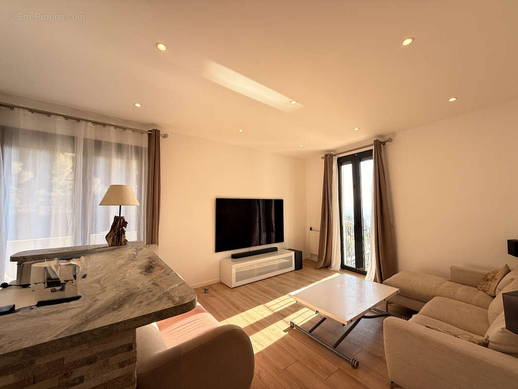 Appartement à ROQUEBRUNE-CAP-MARTIN