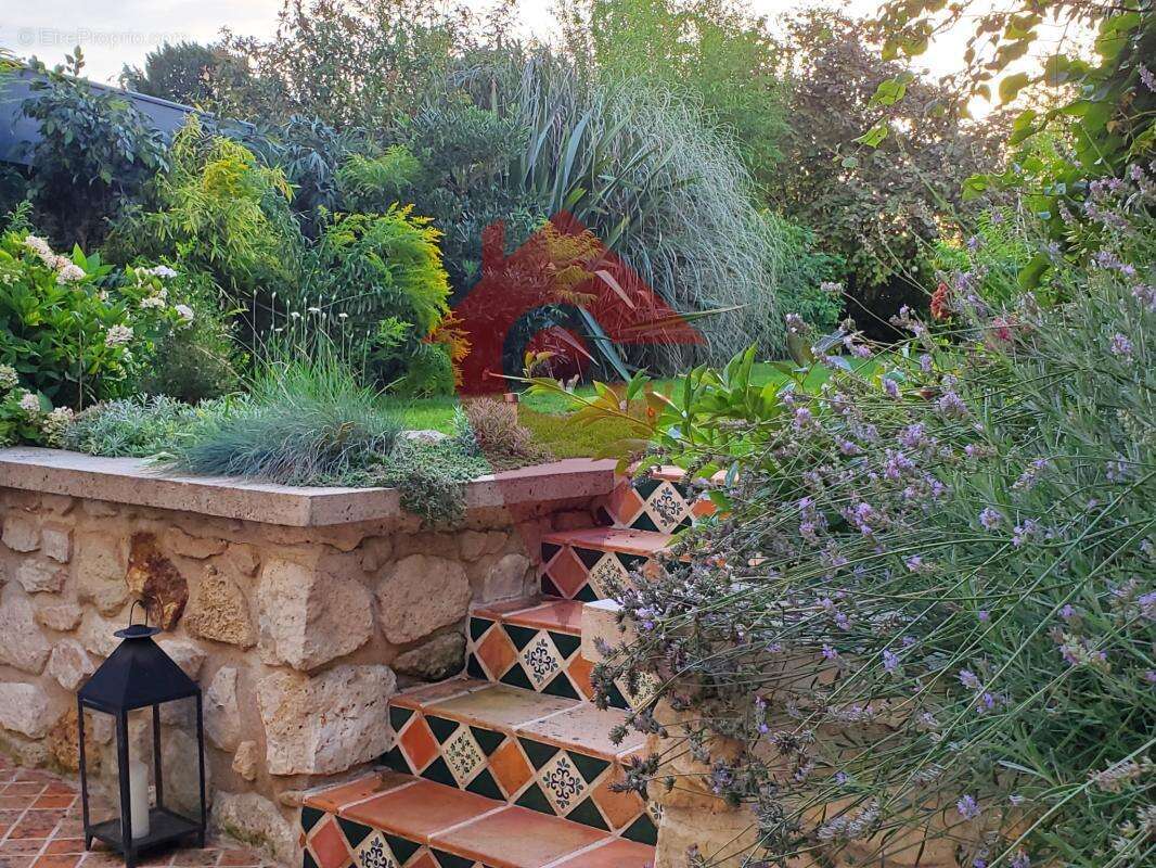 Maison à CRESPIERES