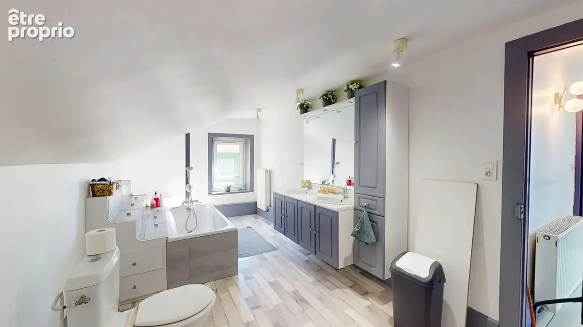 Immense maison avec terrasse en vente à Bruyères - photo 17