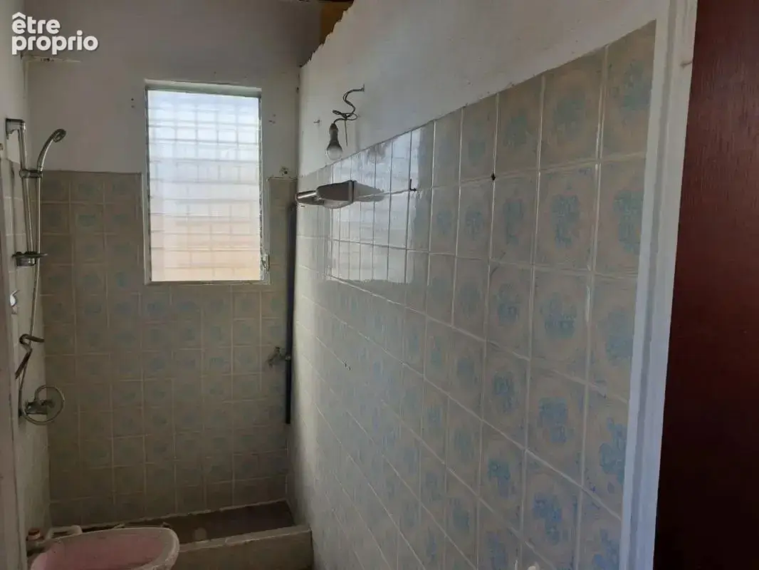 Maison à rénover proche de l'eau (50m2) - Saint-François - photo 6