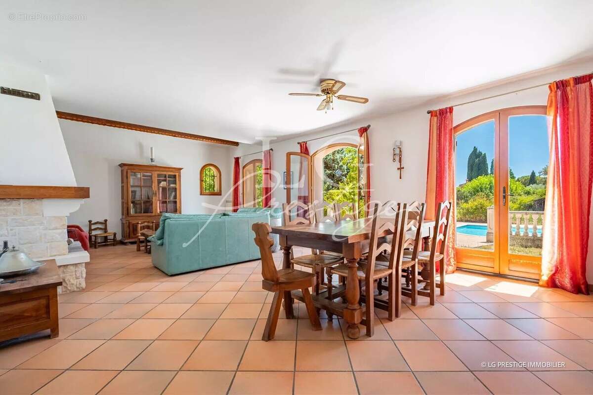 Maison à MONTAUROUX