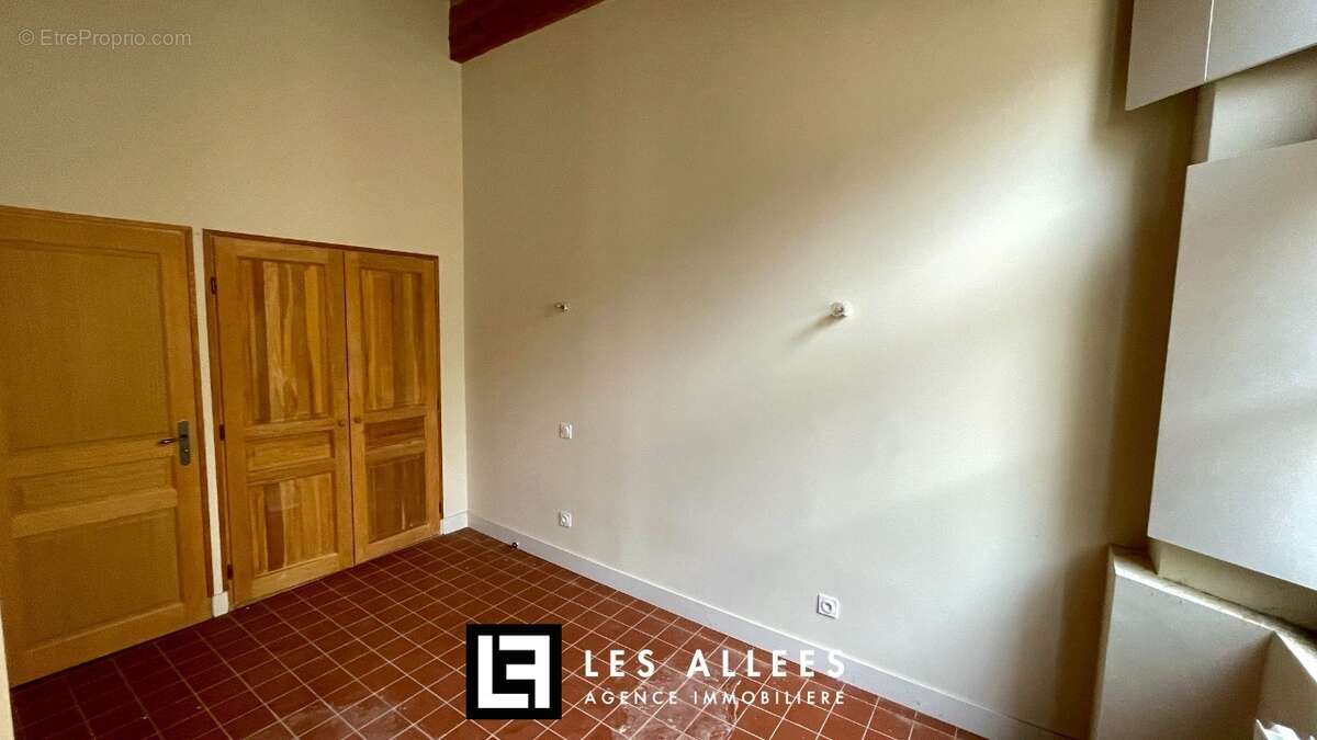 Appartement à VALREAS