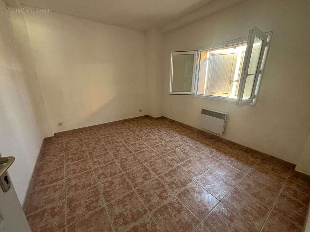 Appartement à ENSUES-LA-REDONNE