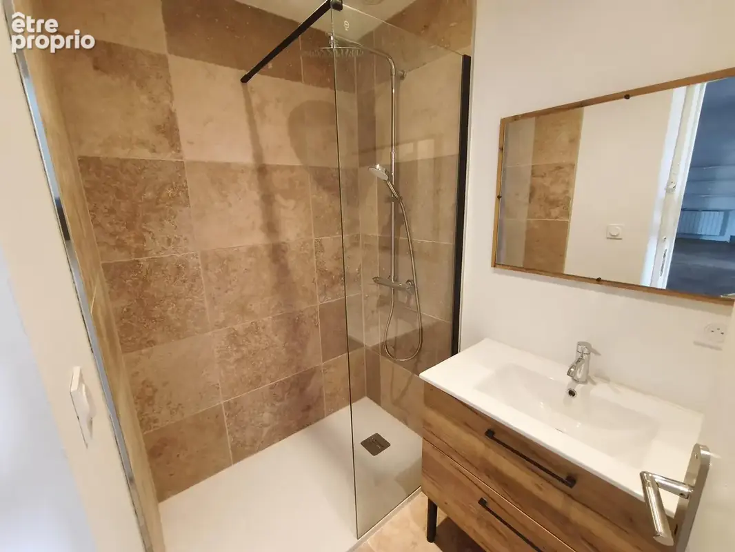 Appartement T3 bis de 96 m2 entièrement rénové avec jardin et garage - photo 9