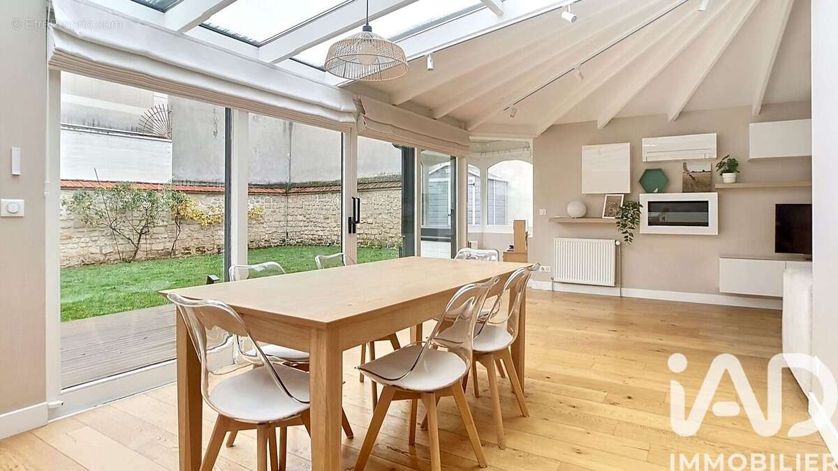 Photo 2 - Maison à NANTERRE