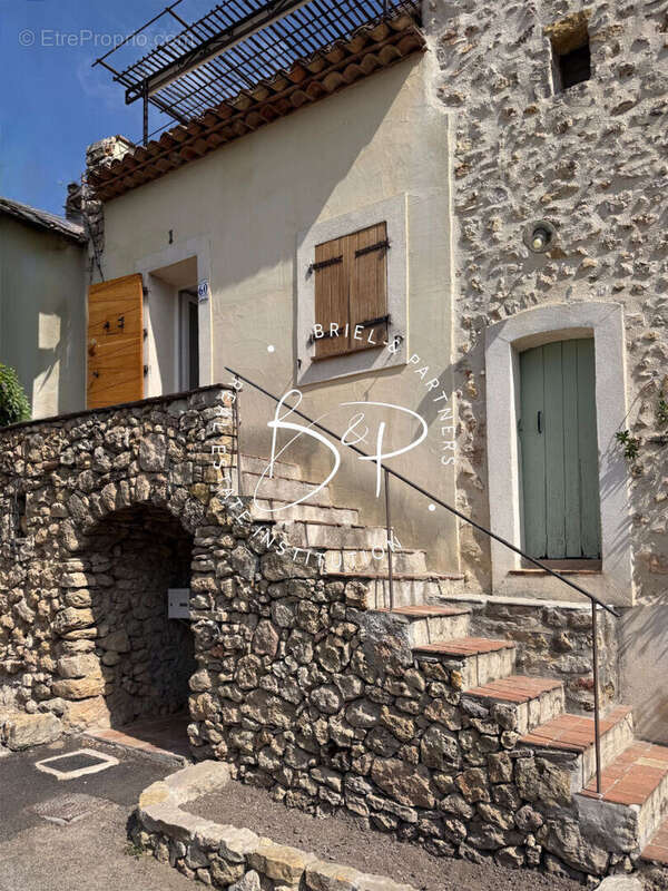 Appartement à LORGUES