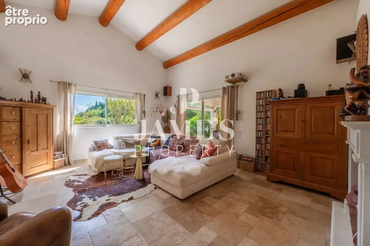 Maison 5 pièces 198 m² à vendre à Fontvieille (13990) - photo 5