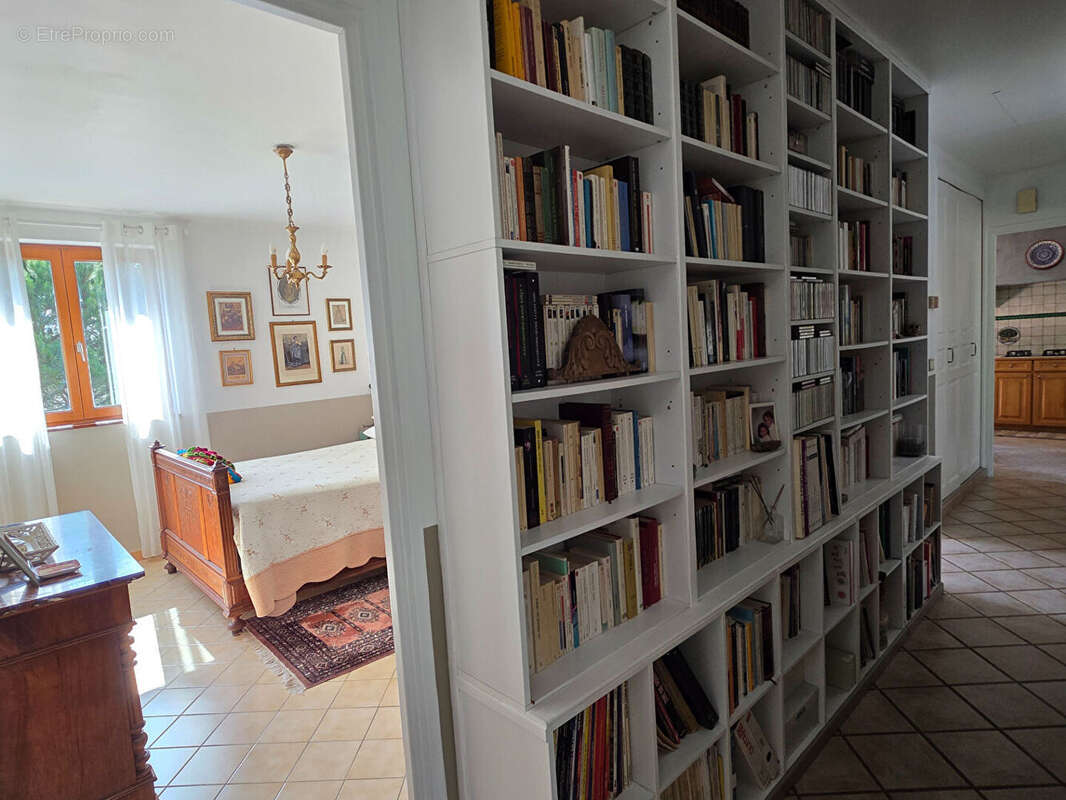 Maison en pierres sur terrain de 2250 m² - photo 7