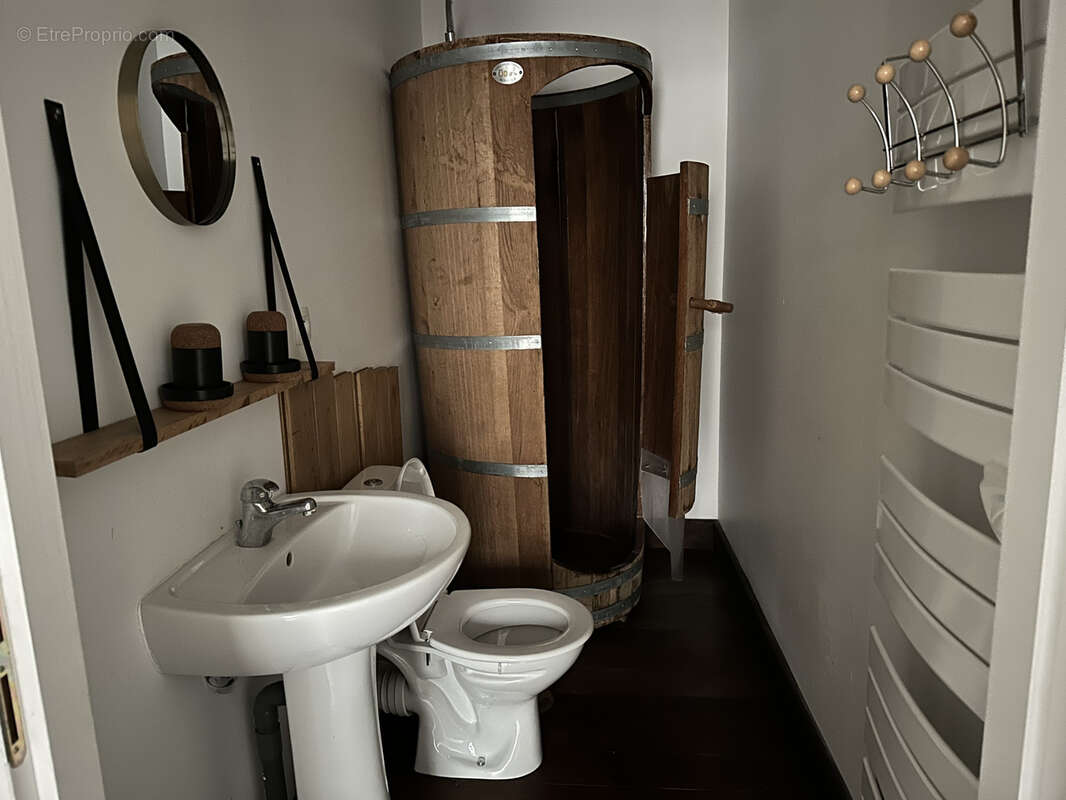 Propriété de caractère rénovée avec dépendances rénovées , Sigogne. - photo 29