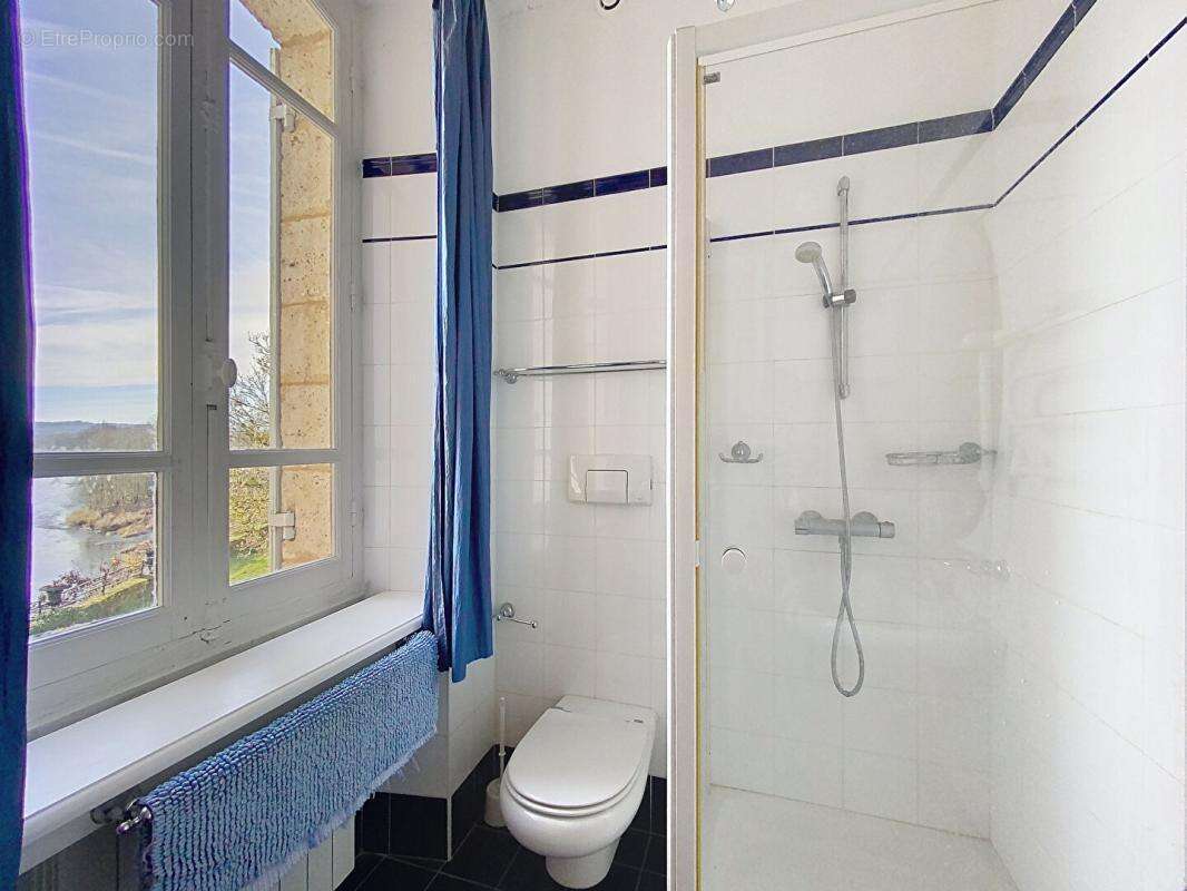 Maison à BEYNAC-ET-CAZENAC