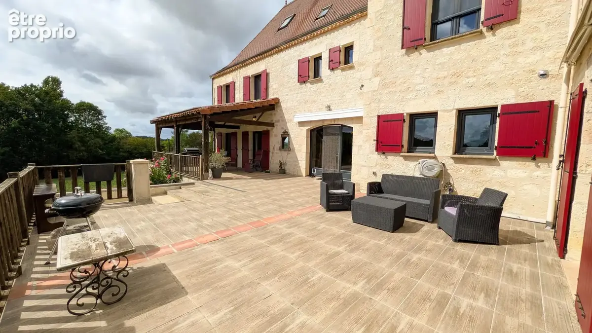 Propriété de 10 chambres avec logements indépendants et piscine chauffée – Gourdon - photo 10