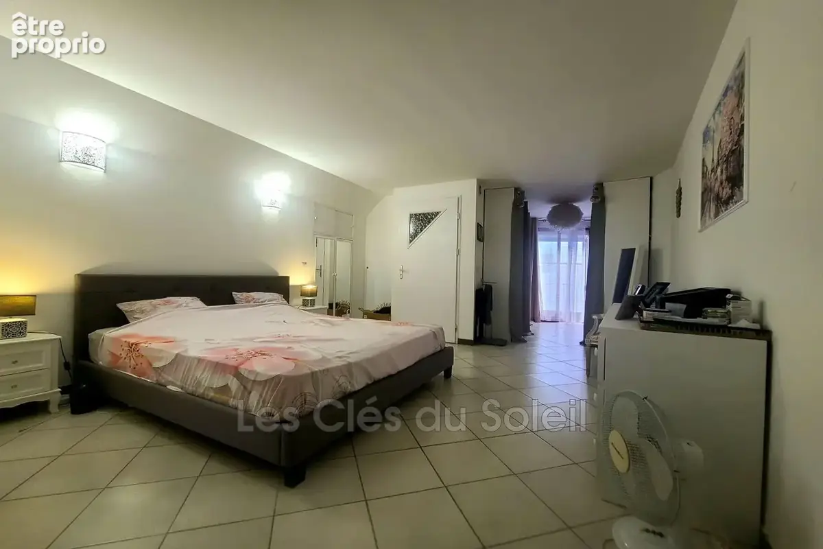 Maison 5 pièces 107 m² à vendre à Cuers (83390) - photo 3