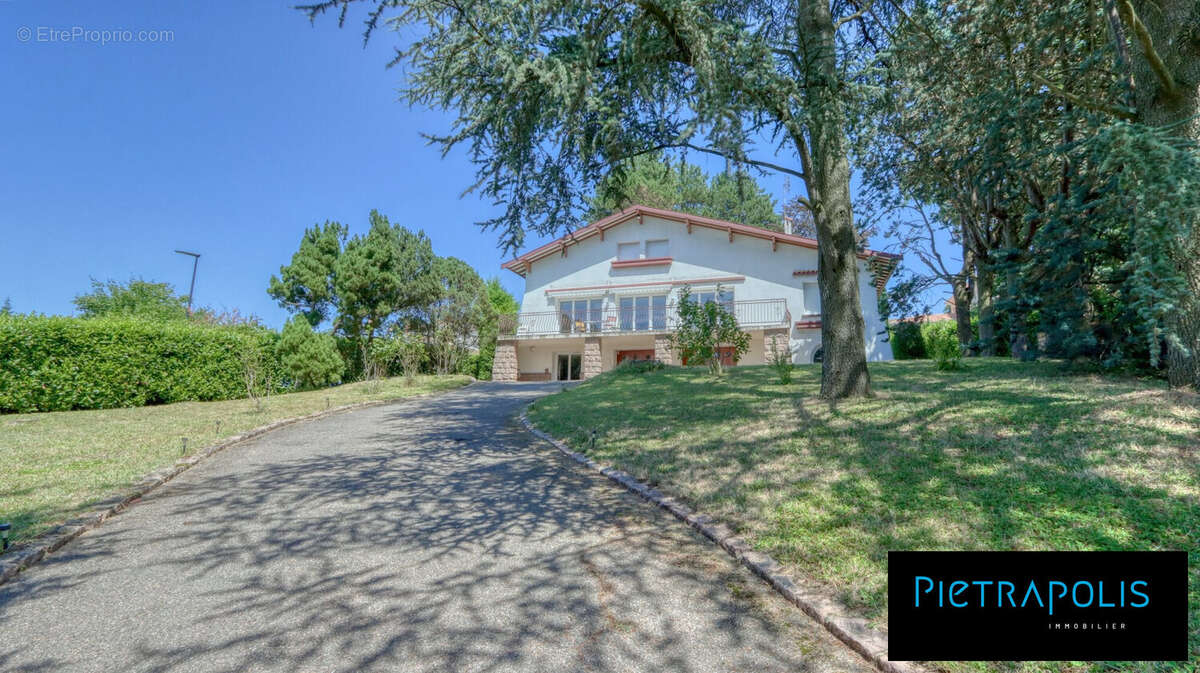 Maison à NEUVILLE-SUR-SAONE