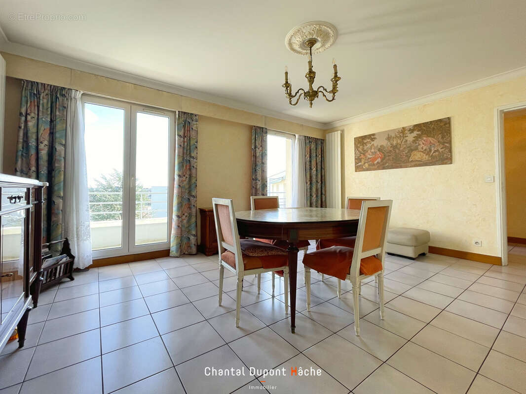 Appartement à MAINVILLIERS