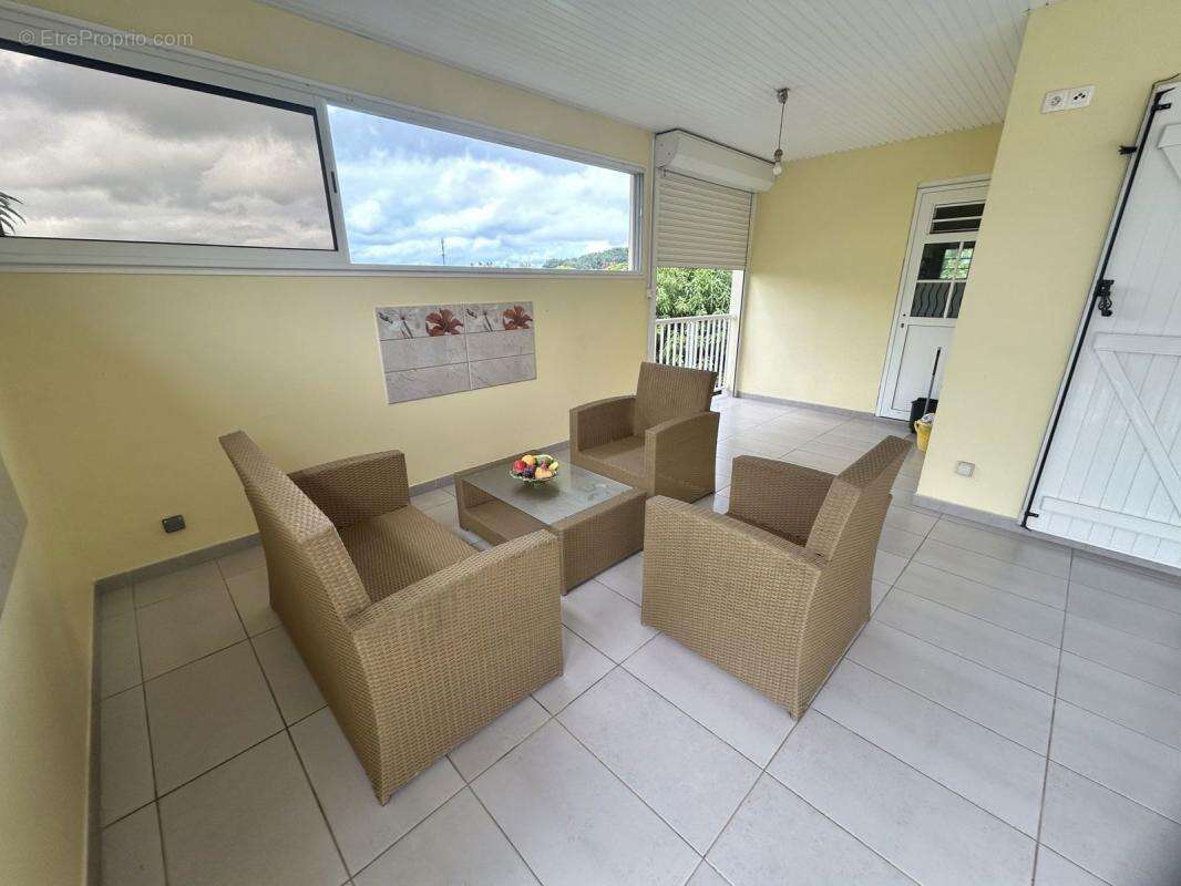 Immeuble de rapport à Ducos -  4 appartements - 282m² - photo 6