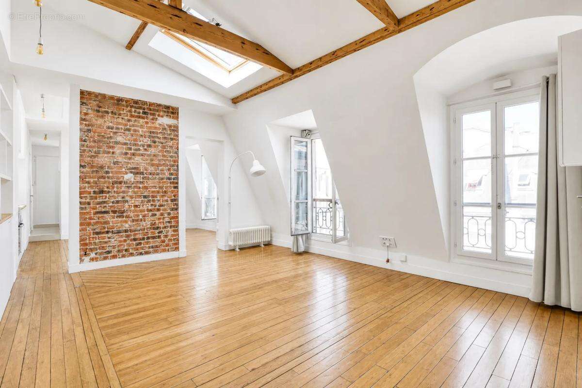 Appartement à PARIS-10E
