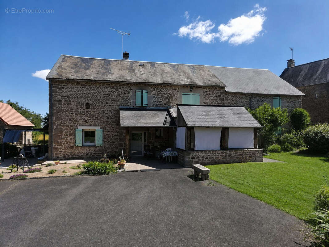 Maison 154 m² à Saint-Chabrais  - photo 2