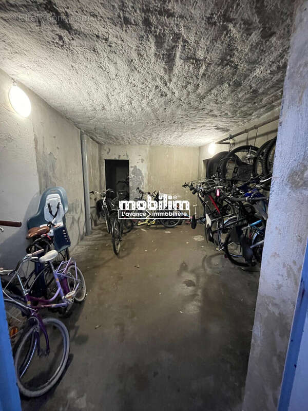 Local à vélos - Appartement à NANTES