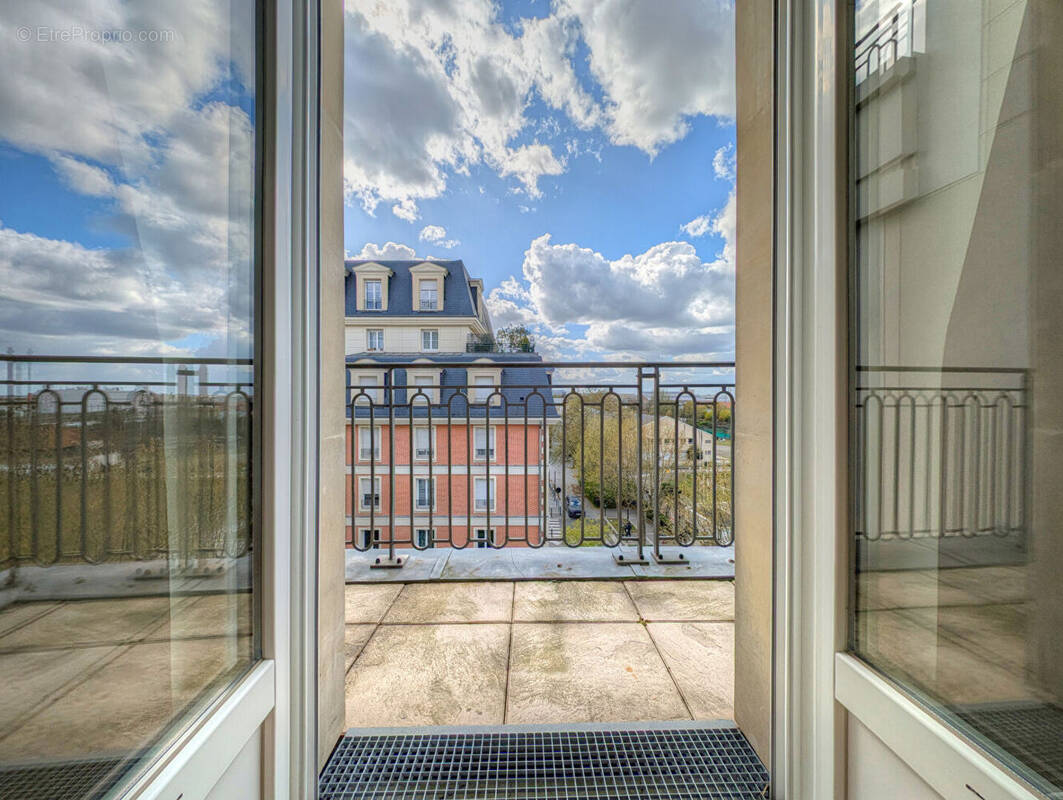 Appartement à LA GARENNE-COLOMBES