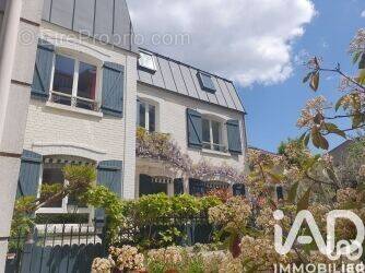 Photo 1 - Maison à LA GARENNE-COLOMBES