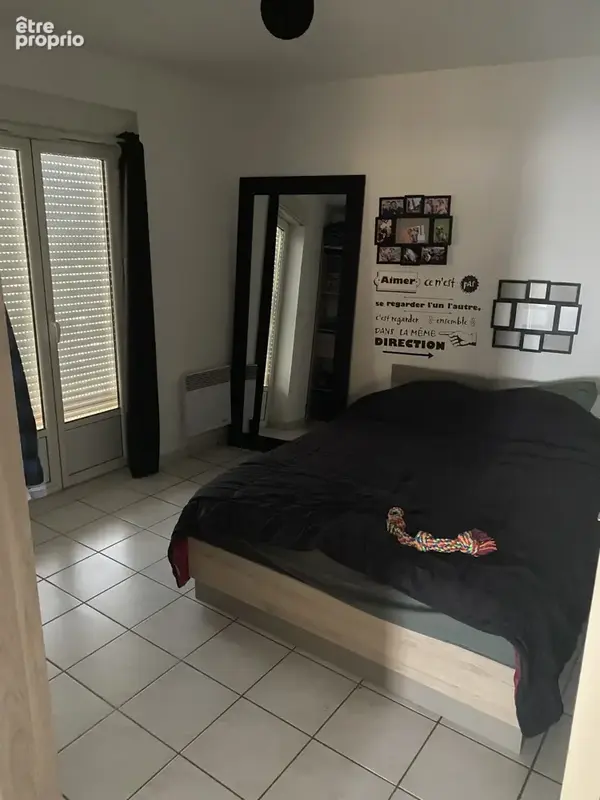 Appartement T2 + cour et places de parking - photo 3
