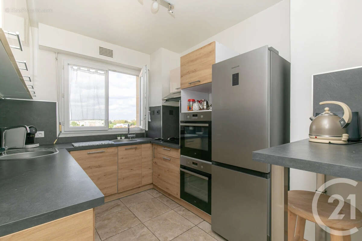 Appartement à SAINT-MAUR-DES-FOSSES