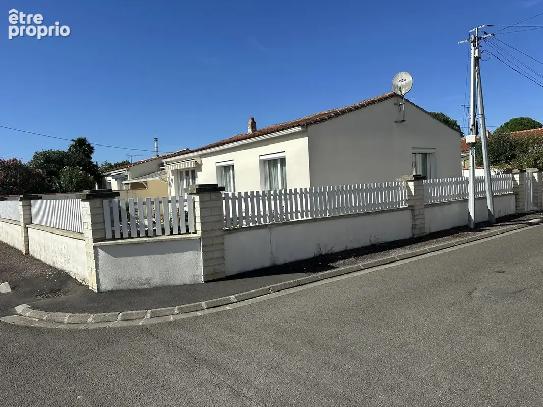 EXCLUSIVITE Jarnac, Maison de plain-pied, 2 chambres et jardin. - photo 13