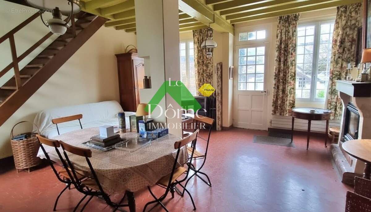 Maison à AMBLAINVILLE