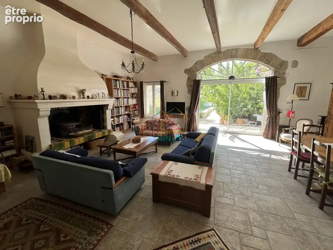 Maison de type vigneronne de 205m2 avec jardin et piscine - photo 4