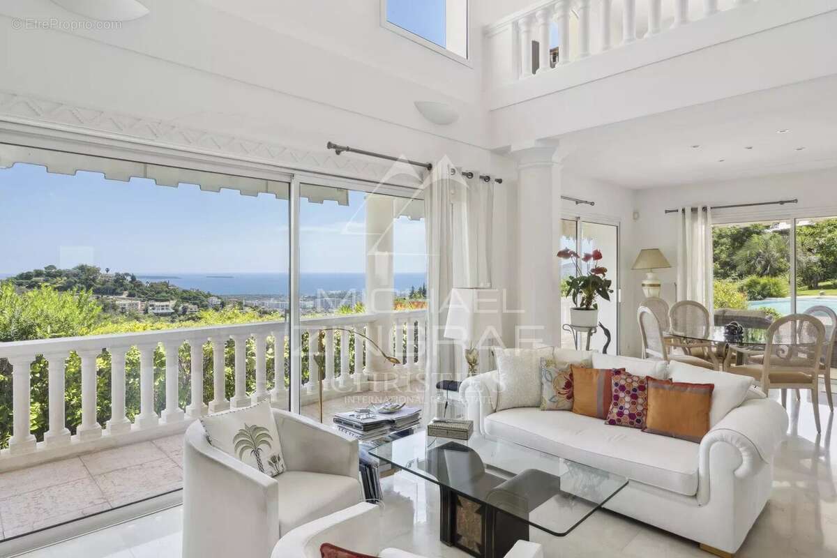 Maison à MANDELIEU-LA-NAPOULE