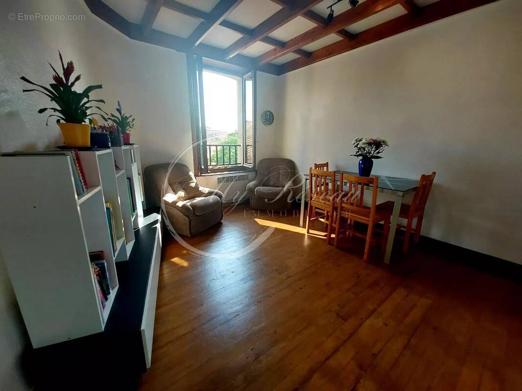 Appartement à LEZIGNAN-CORBIERES